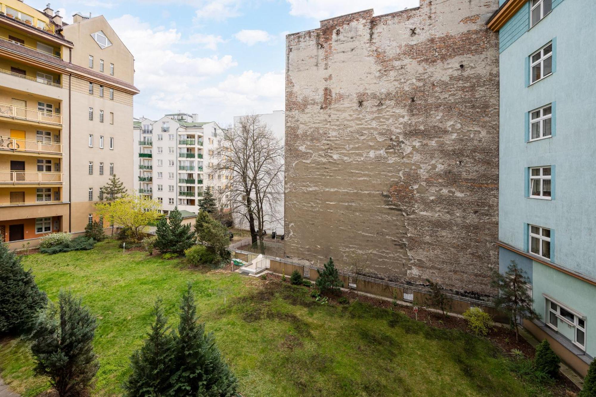 Zabkowska 2-bedroom Apartment Warsaw